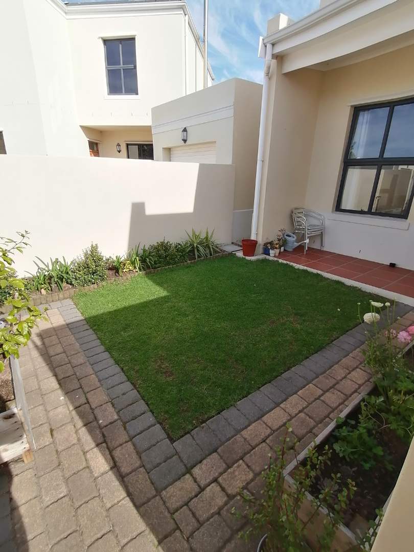 2 Bedroom Property for Sale in Royal Ascot Western Cape